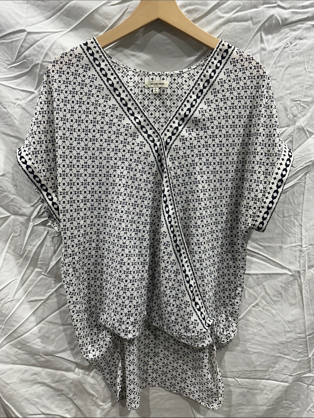Max Studio White & Black Geometric V-Neck Top